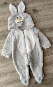 Чоловічок Pera Bebe "Зайчик посміхається" сірий, хлопчик 3-6-9 місяців